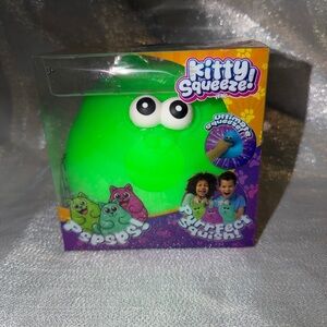 Green Squeeze Kitty Squishy Toy